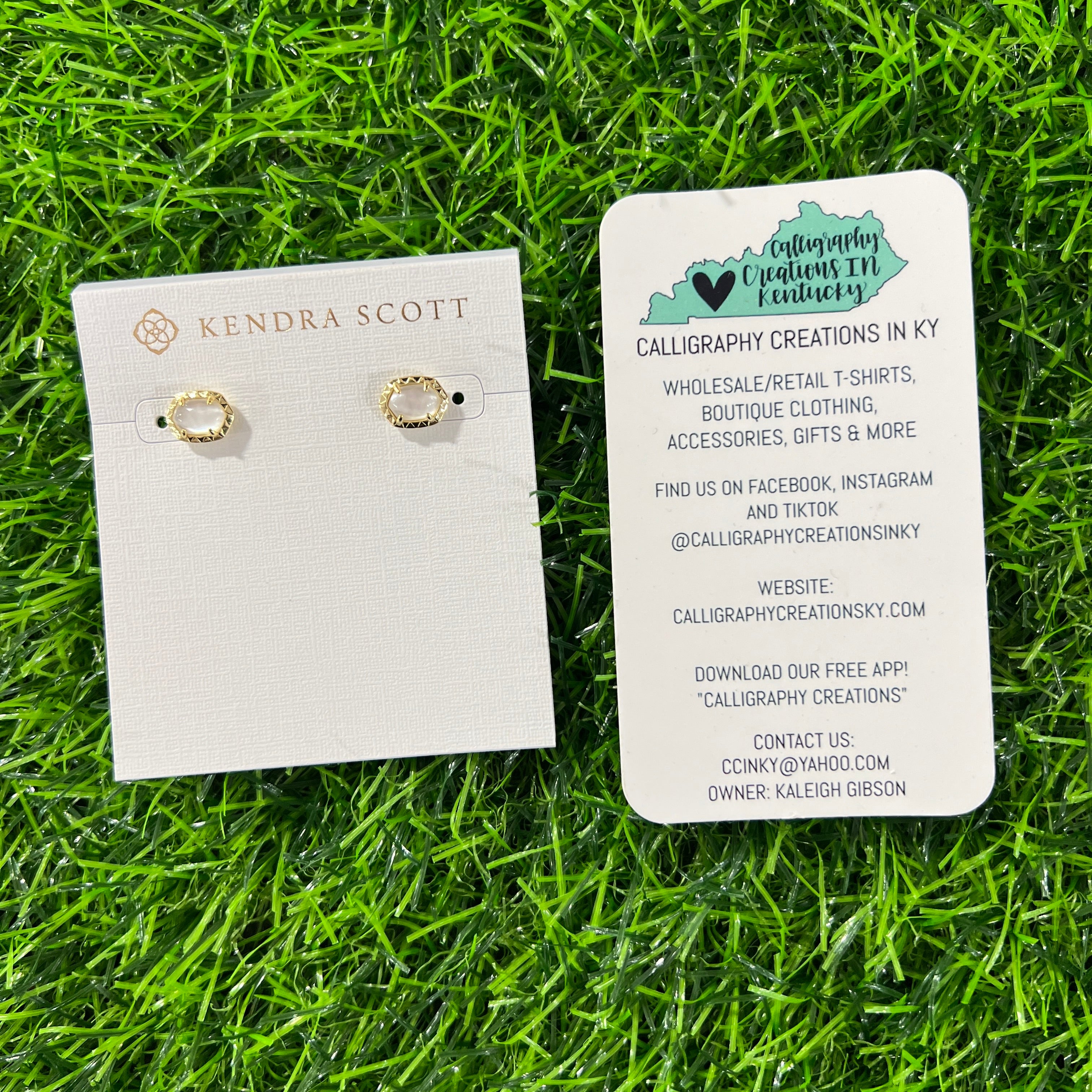 Kendra Scott Daphne Stud Earrings - Gold Ivory Mother Of Pearl