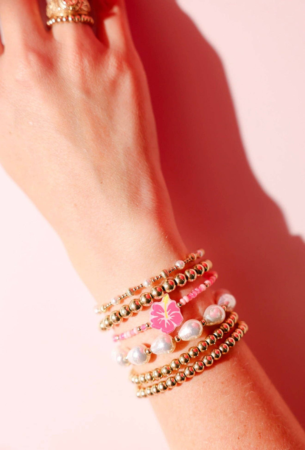 Hawaiian Flower Bracelet on Color: Standard 6.75 inch | Beaded Blondes