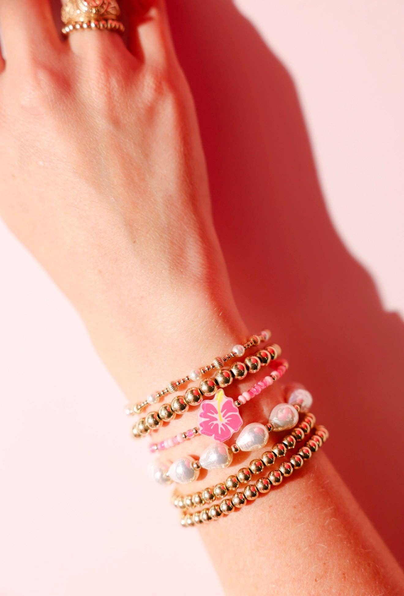 Hawaiian Flower Bracelet on Color: Standard 6.75 inch | Beaded Blondes