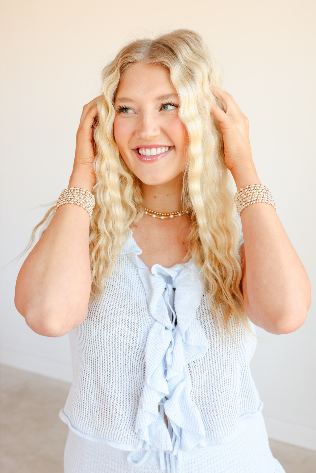 Anna Pearl Bracelet in Gold: Standard 6.75 Inch | Beaded Blondes