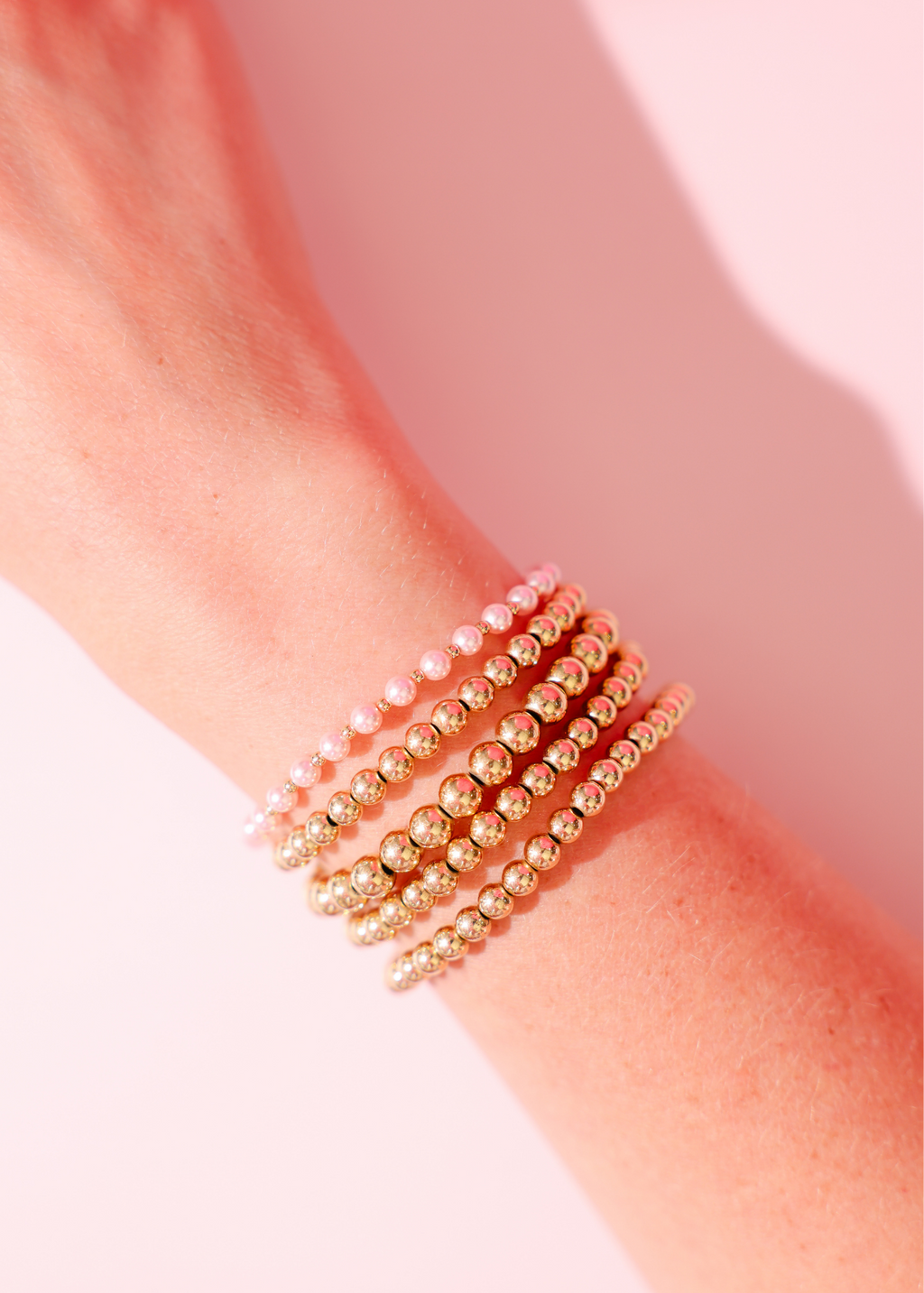 Pink Mini Luci Pearl Bracelet in Gold: Standard 6.75 inch | Beaded Blondes