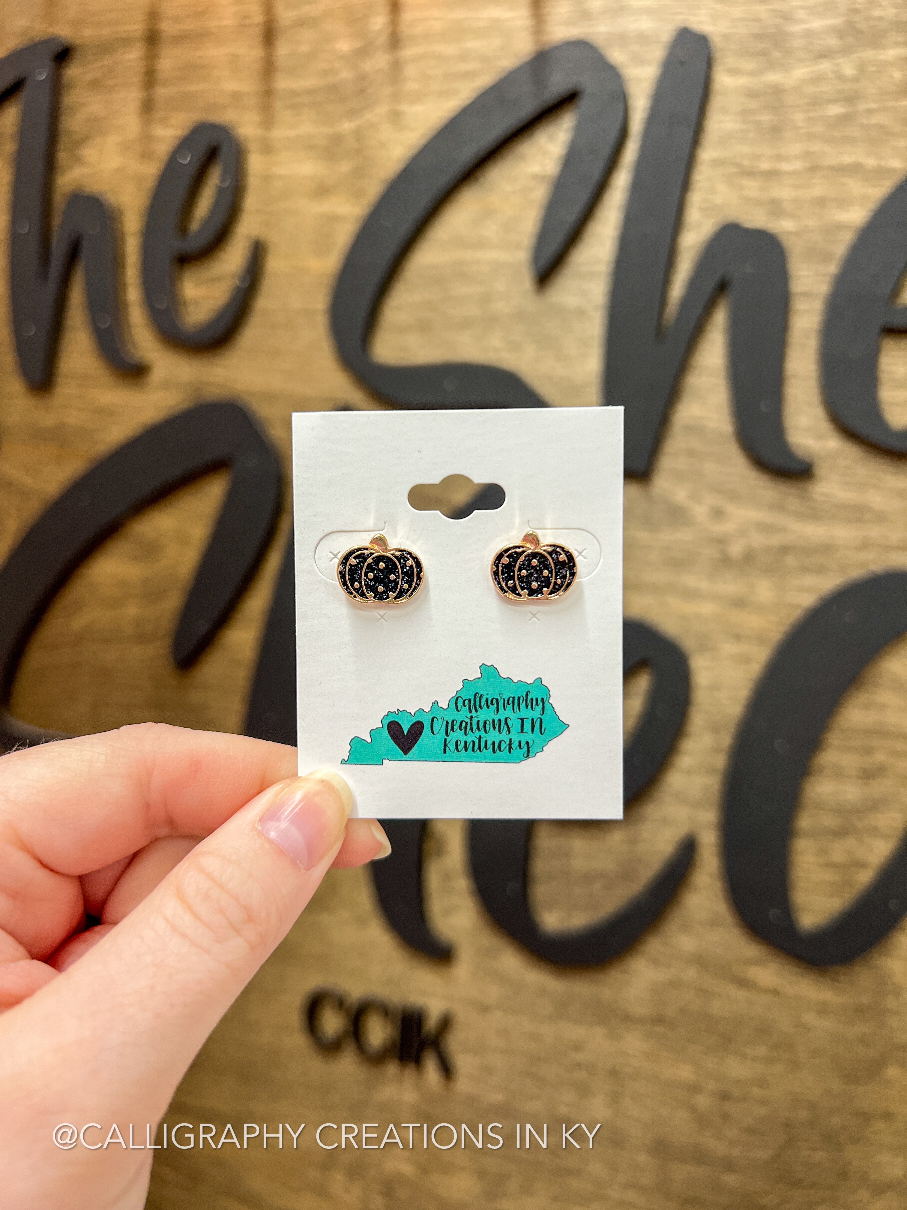 Black | Dotted Pumpkin Stud Earrings