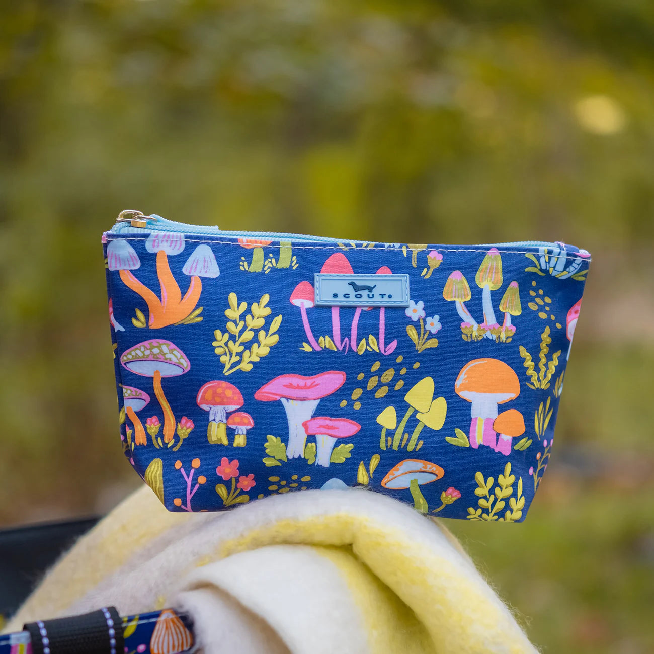Twiggy SCOUT Makeup Bag | Field Trip