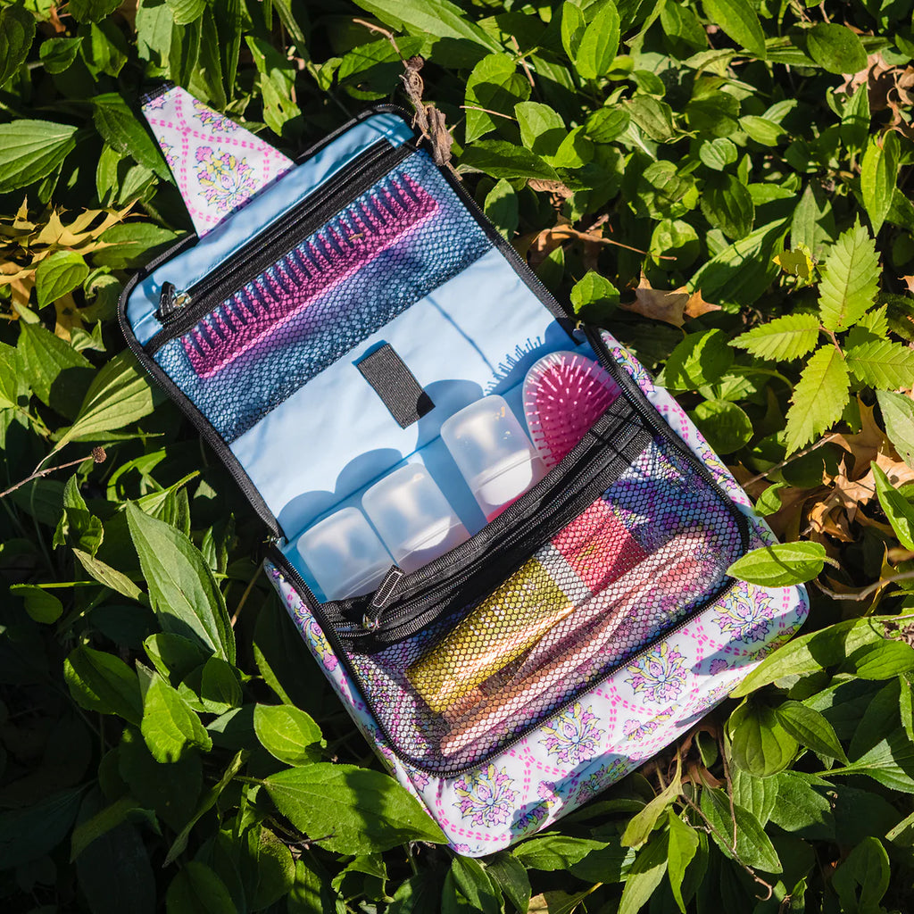 Beauty Gordito SCOUT Hanging Toiletry Bag | Cat Skills
