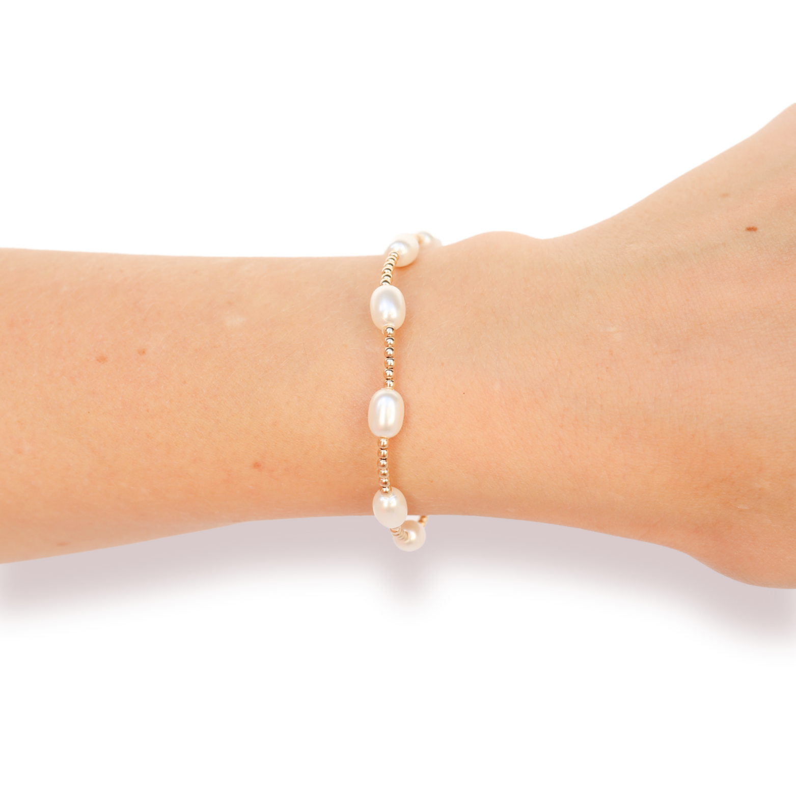 Dainty Ellie Pearl Bracelet in Gold: Standard 6.75 inch | Beaded Blondes