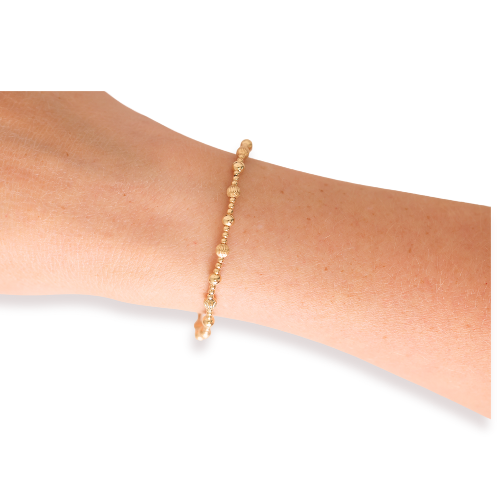 Palmer Fluted Bracelet: Standard 6.75 Inch | Beaded Blondes