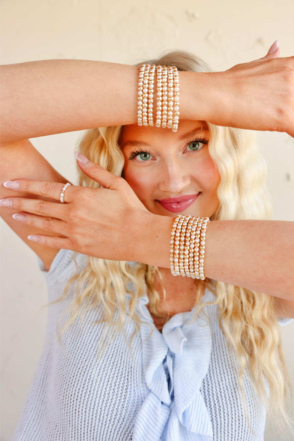 Anna Pearl Bracelet in Gold: Standard 6.75 Inch | Beaded Blondes