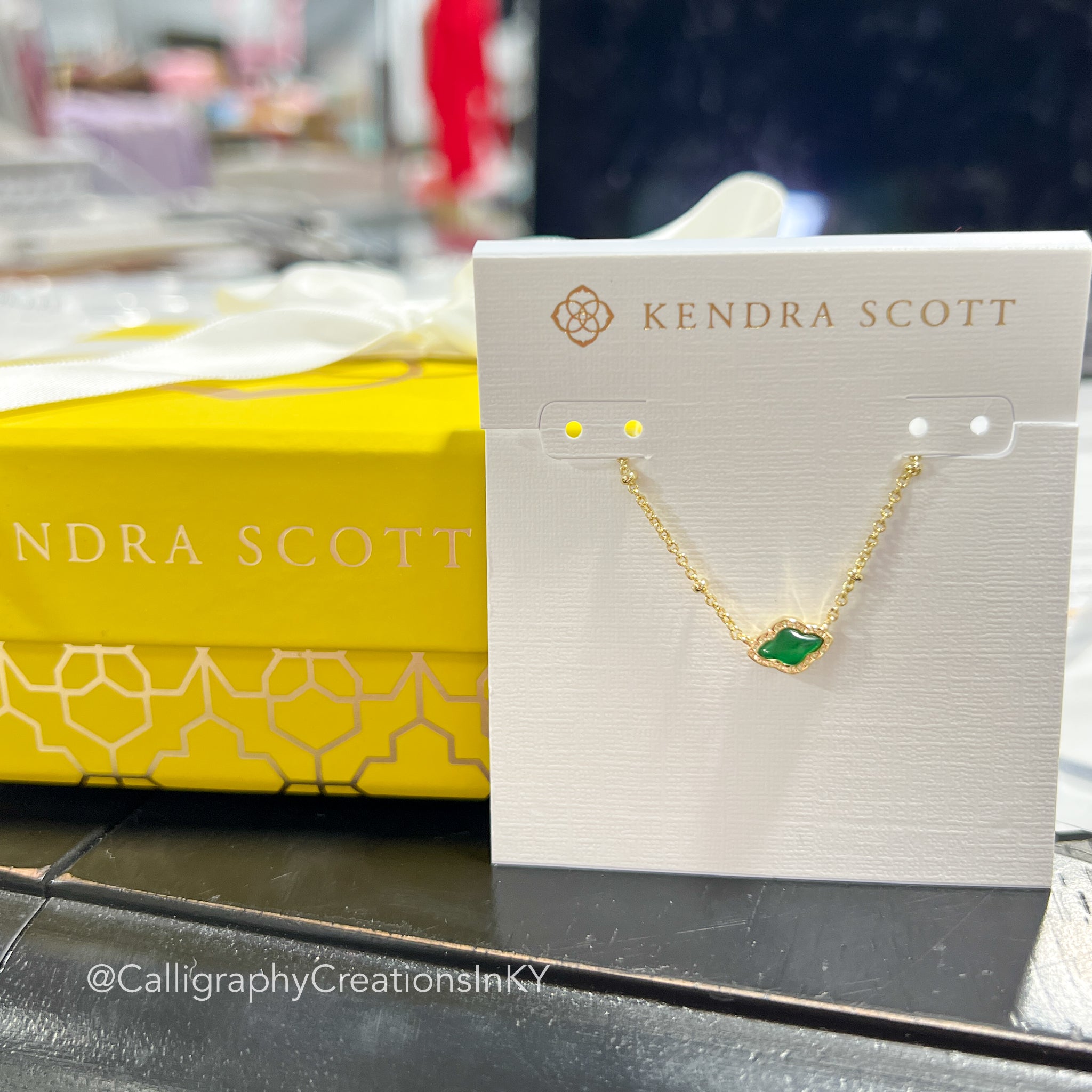 Kendra Scott Mini Abbie Satellite Short Pendant Necklace  - Gold Green Illusion