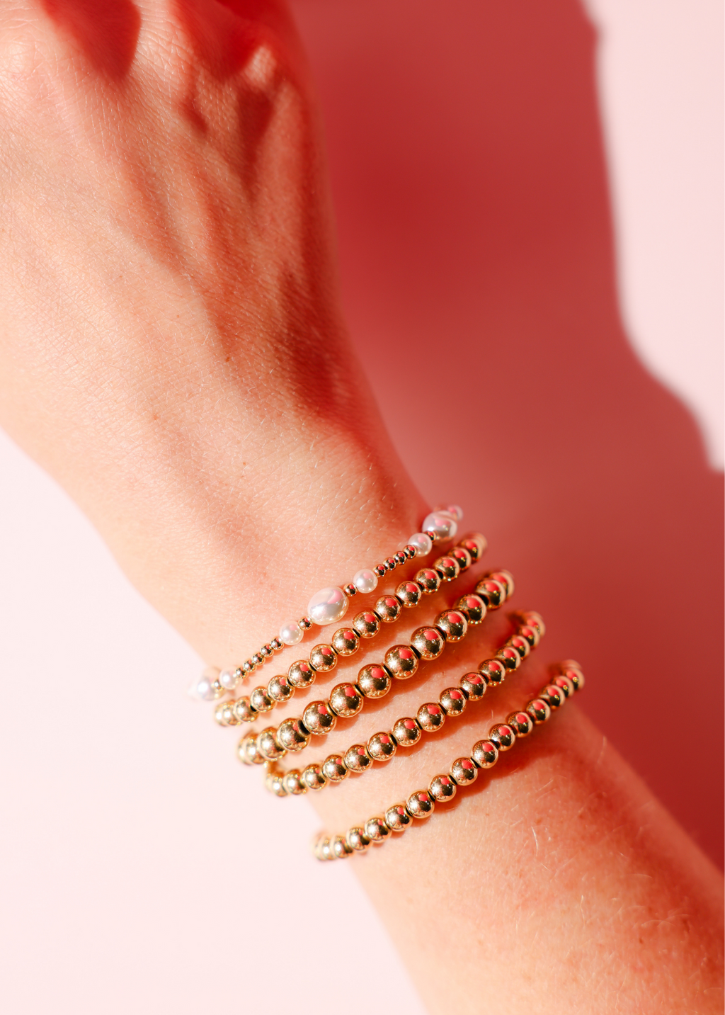 Lana Pearl Bracelet in Gold: Standard 6.75 inch | Beaded Blondes