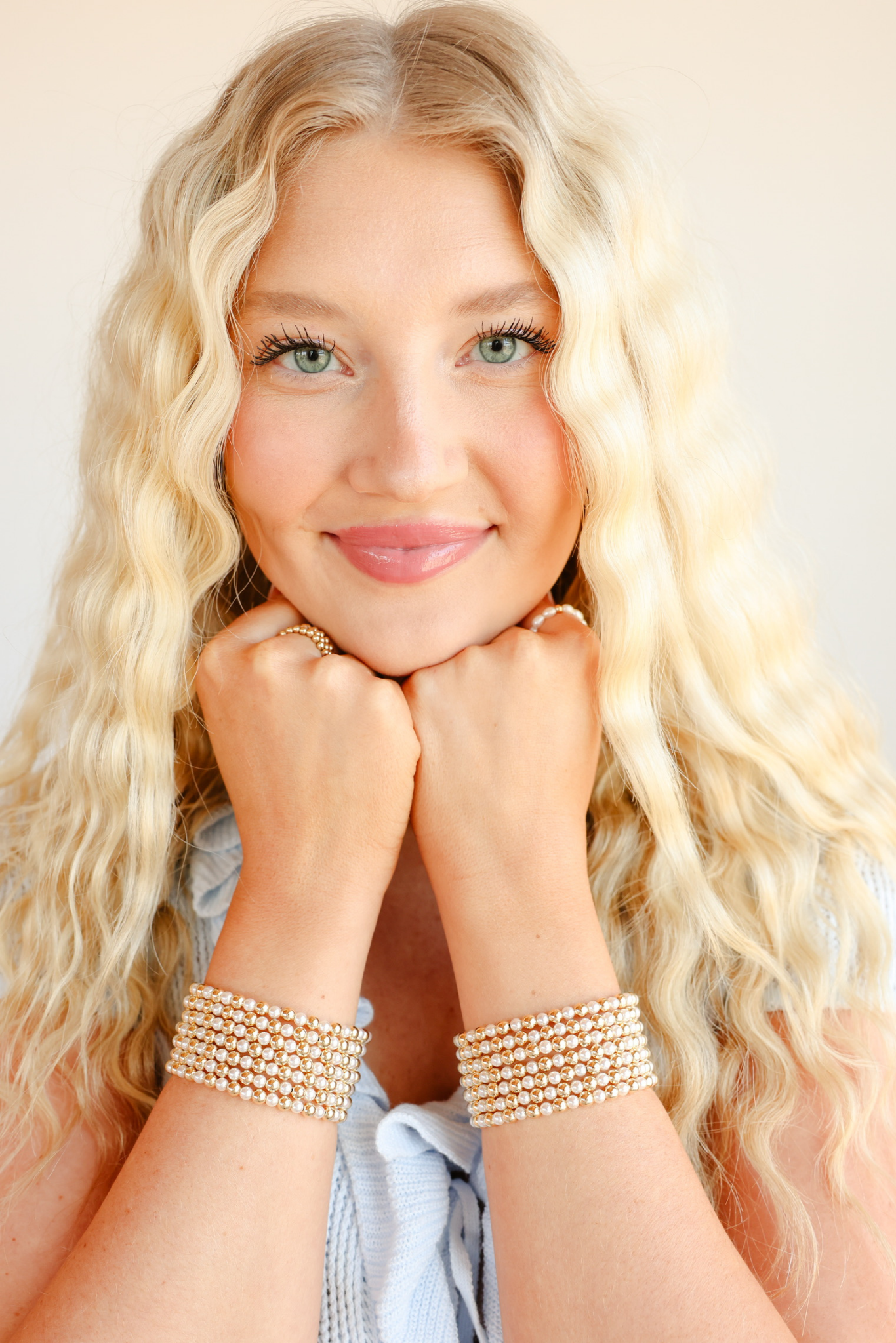 Anna Pearl Bracelet in Gold: Standard 6.75 Inch | Beaded Blondes