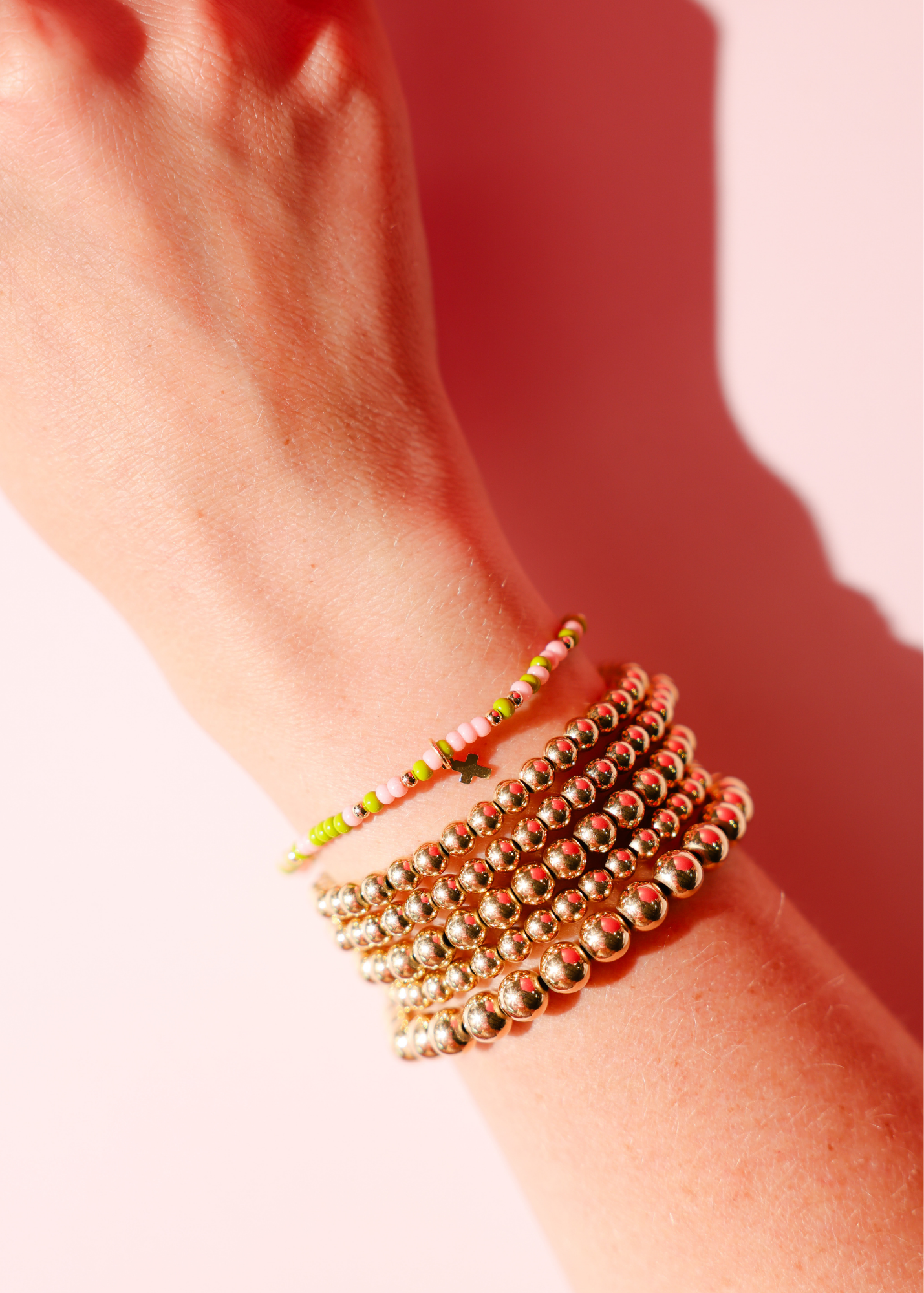 Mini Cross Charm on Palm Beach Sprinkle Bracelet: Standard 6.75 inch | Beaded Blondes
