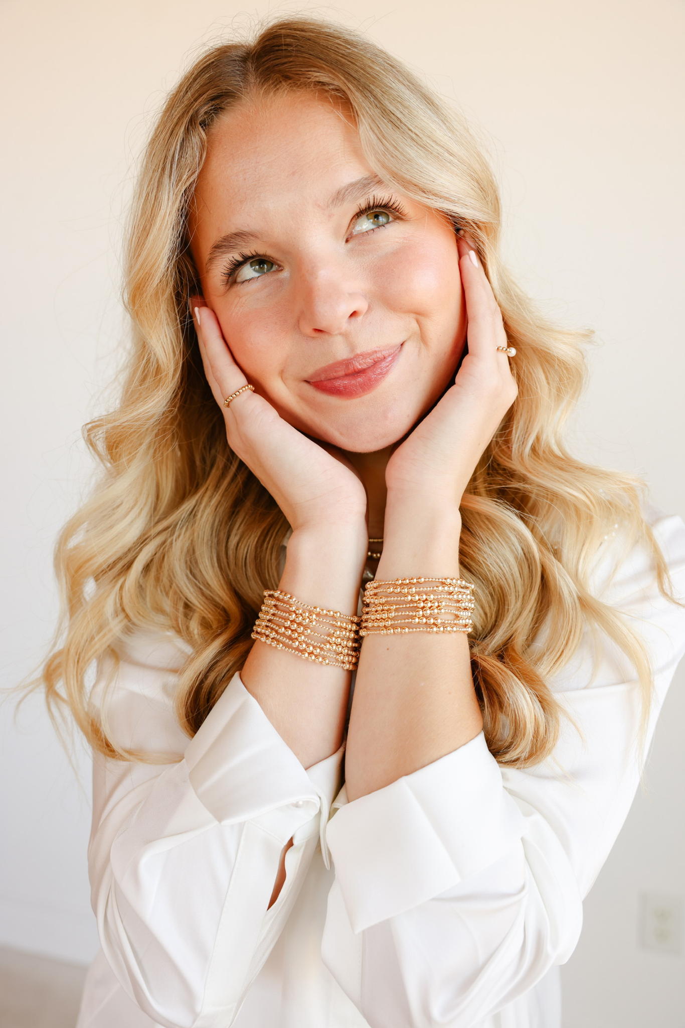 Scottie Bracelet in Gold: Standard 6.75 Inch | Beaded Blondes