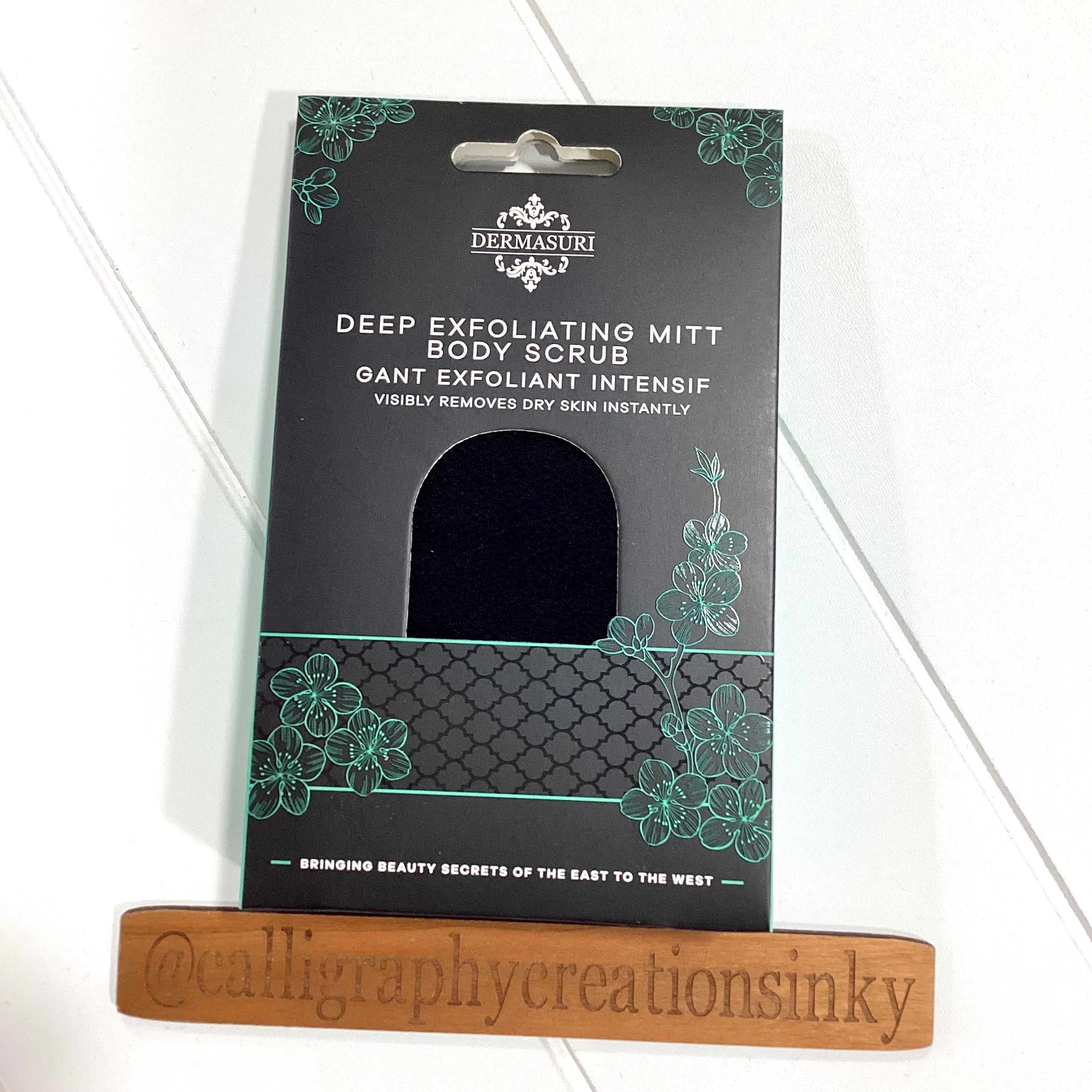 Dermasuri Exfoliating Body Scrub Glove